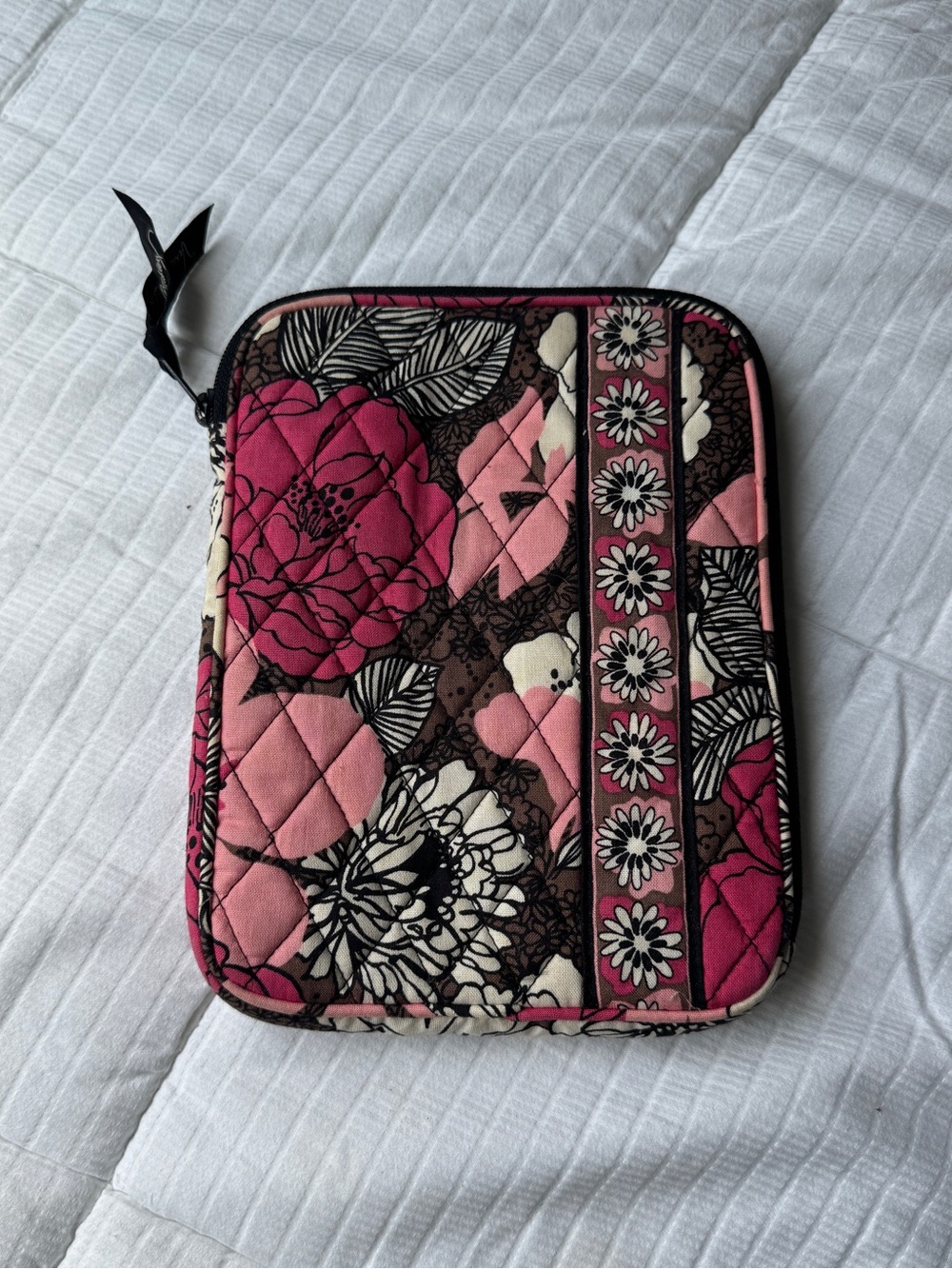 Vera Bradley pink floral tablet sleeve with zipper closure in mocha rogue